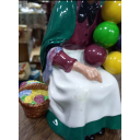 Статуэтка бабушка с шарами фарфор Англия Royal Doulton